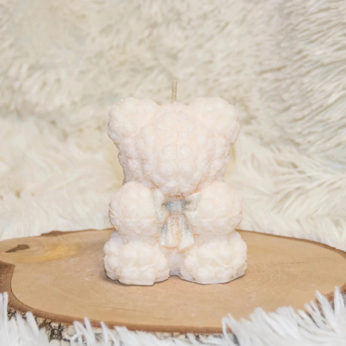 Bougie Peluche vue de côté décorative artisanale – L'Atelier Ginko Bouzonville